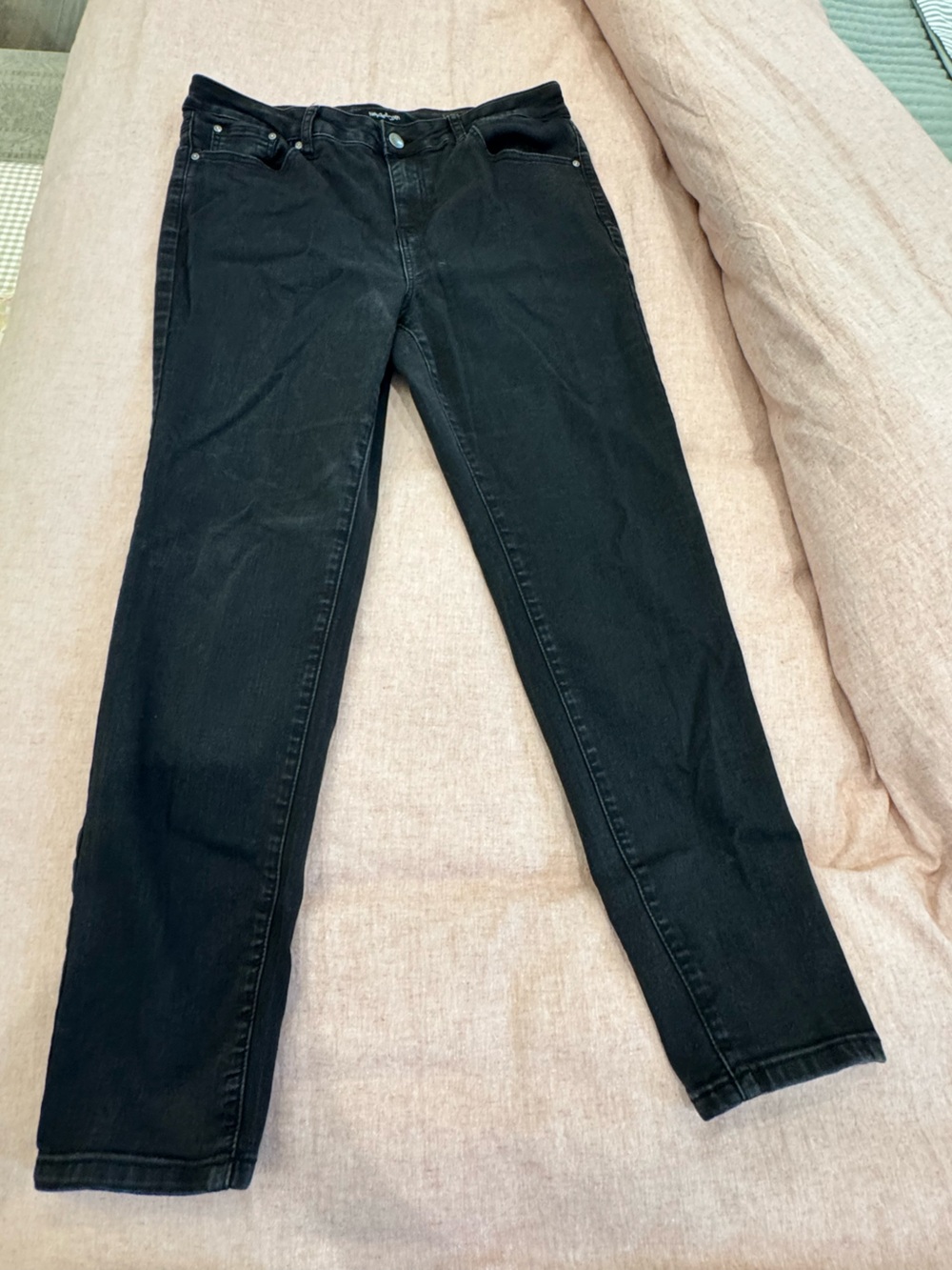 Straight Leg Black Women’s Jeans - Sleek Everyday Fit